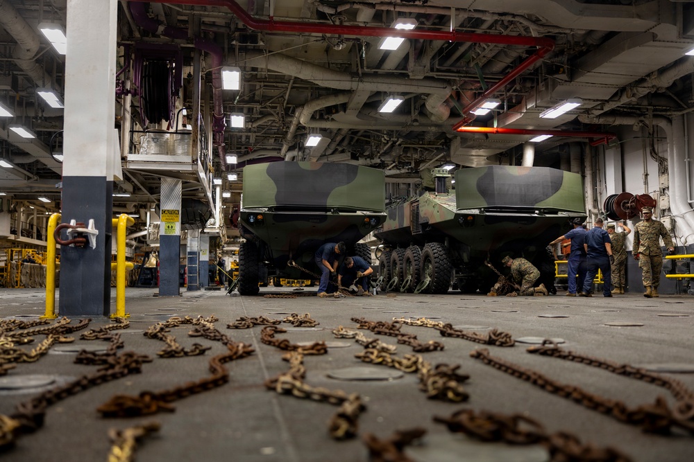26th Marine Expeditionary Unit’s Type Commanders Amphibious Training | ACV Chain Down
