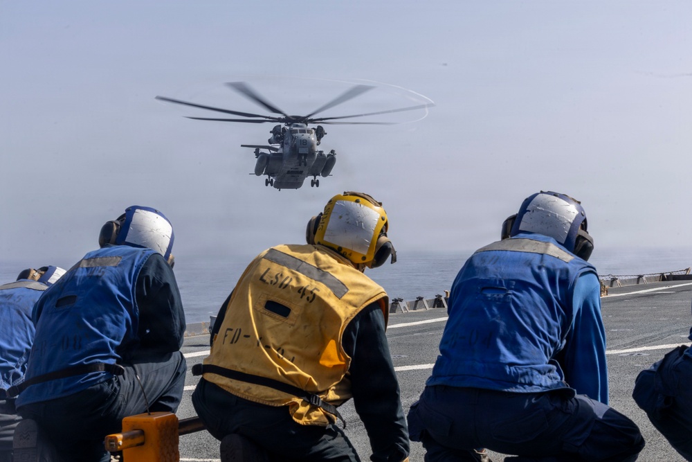 USS Comstock Conducts Flight Quarters