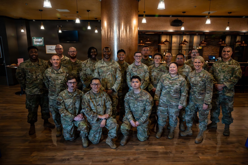 Pacific Air Forces deputy commander visits the 35th Fighter Wing
