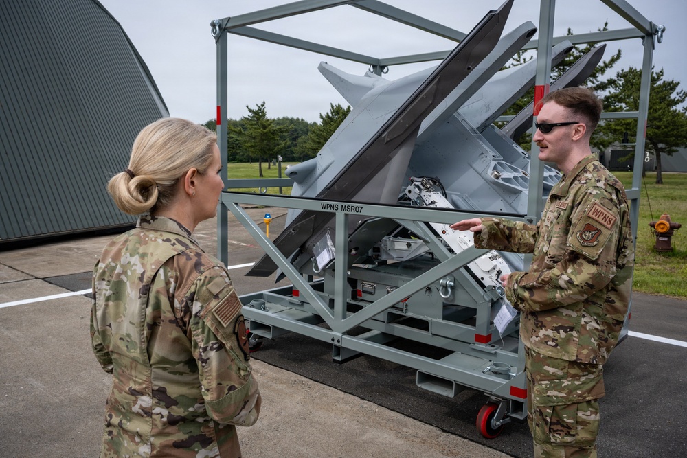 Pacific Air Forces deputy commander visits the 35th Fighter Wing