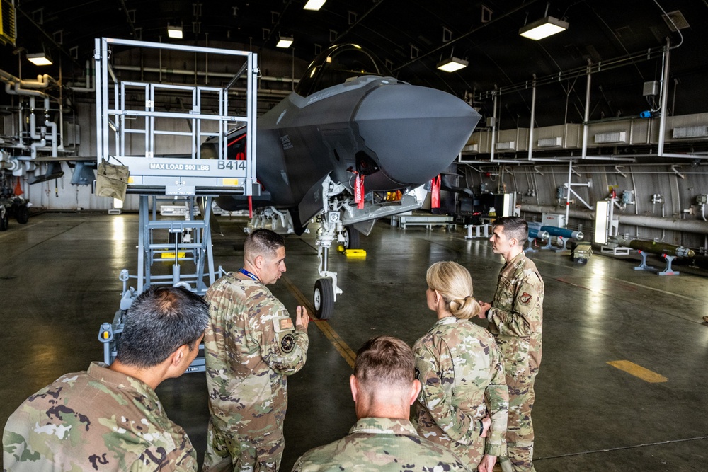 Pacific Air Forces deputy commander visits the 35th Fighter Wing