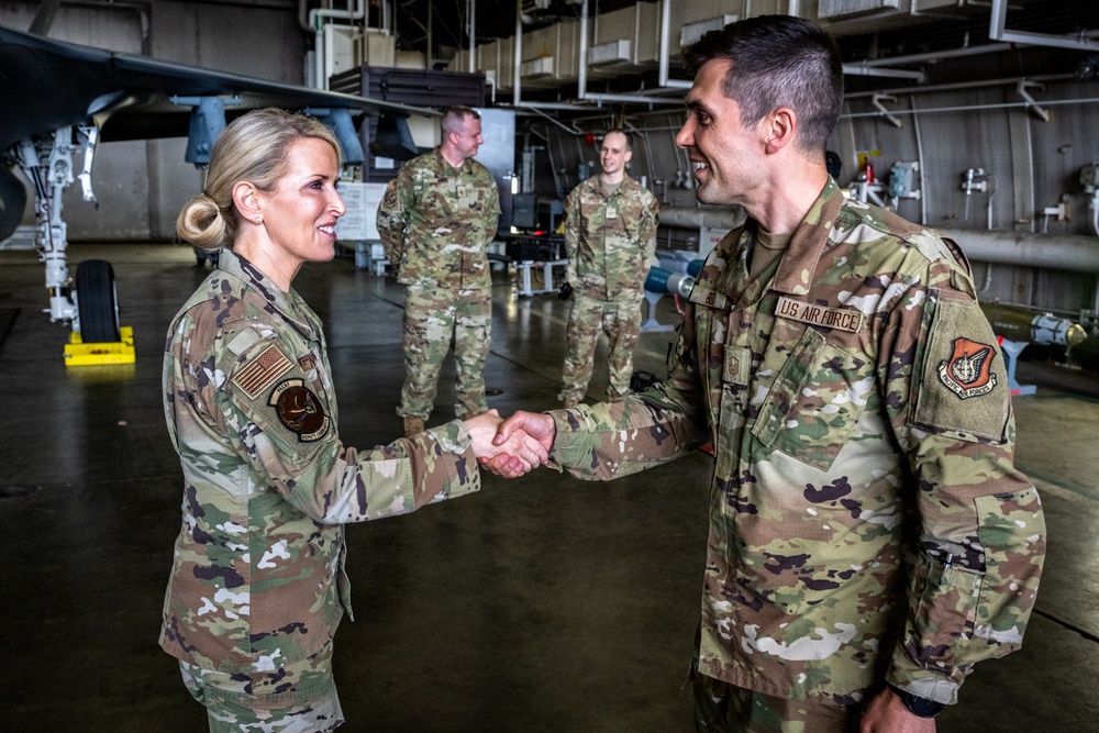 Pacific Air Forces deputy commander visits the 35th Fighter Wing