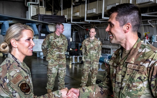 Pacific Air Forces deputy commander visits the 35th Fighter Wing