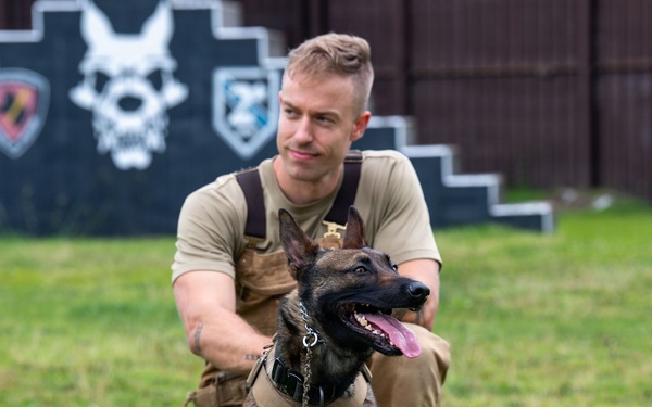 USAFA cadets attend K-9 and SIM rounds demonstration