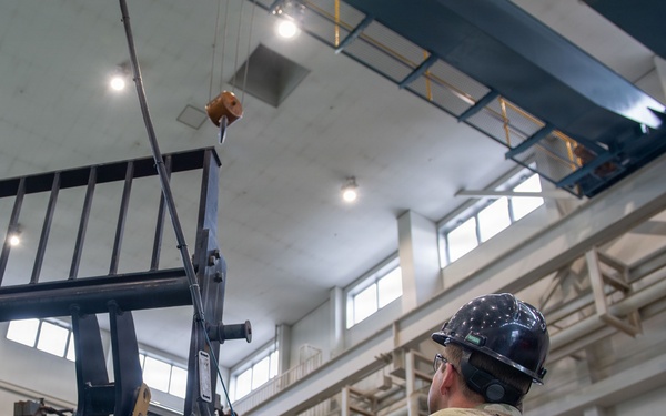 10K A/T Forklift Cylinder Installation
