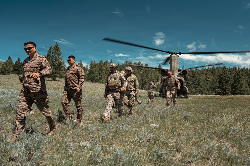 CH-47 Chinook Familiarization Exercise Regional Cooperation 26