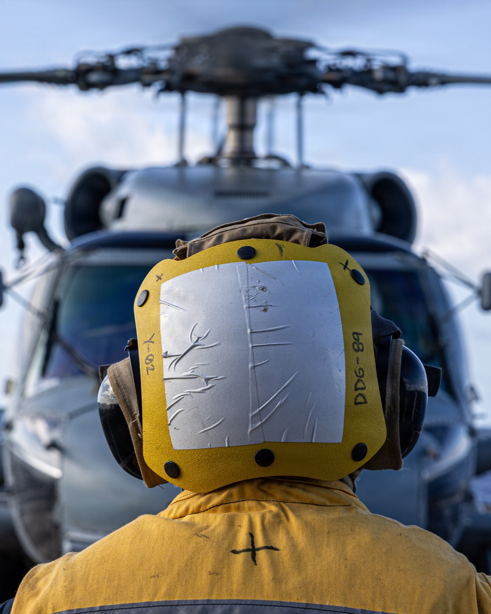 USS Mustin conducts flight operations