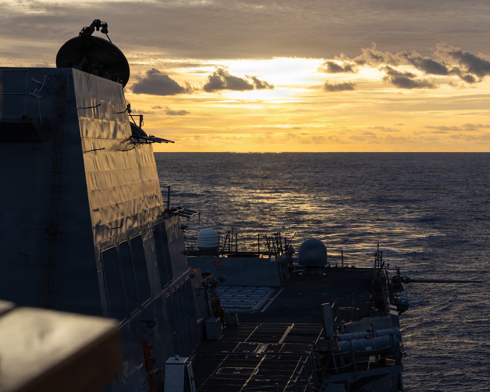 USS Mustin conducts bridge operations