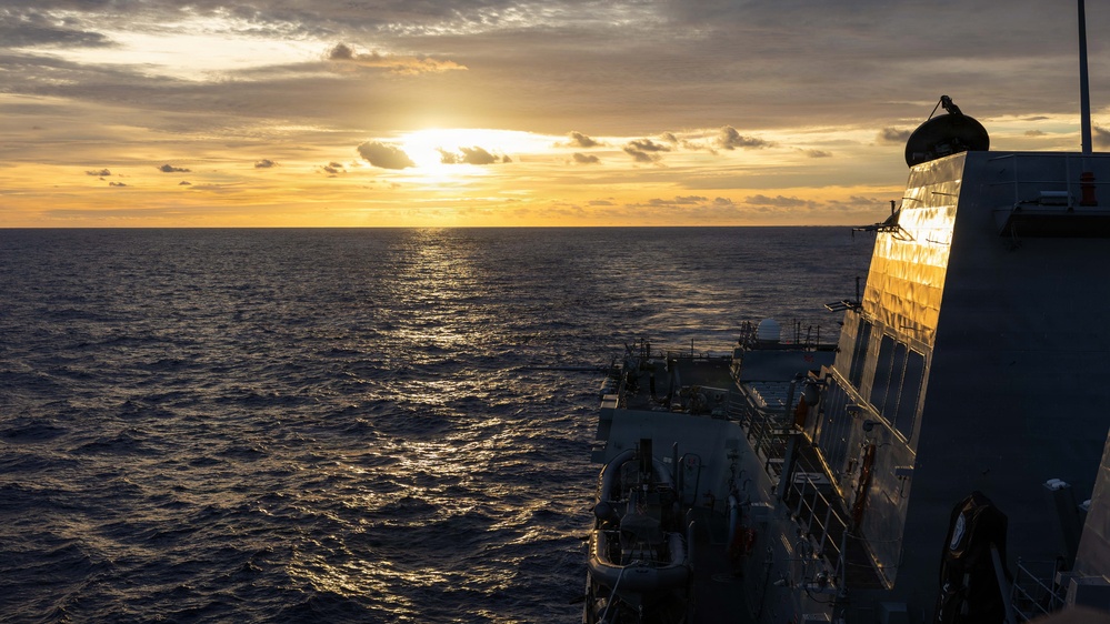 USS Mustin conducts bridge operations