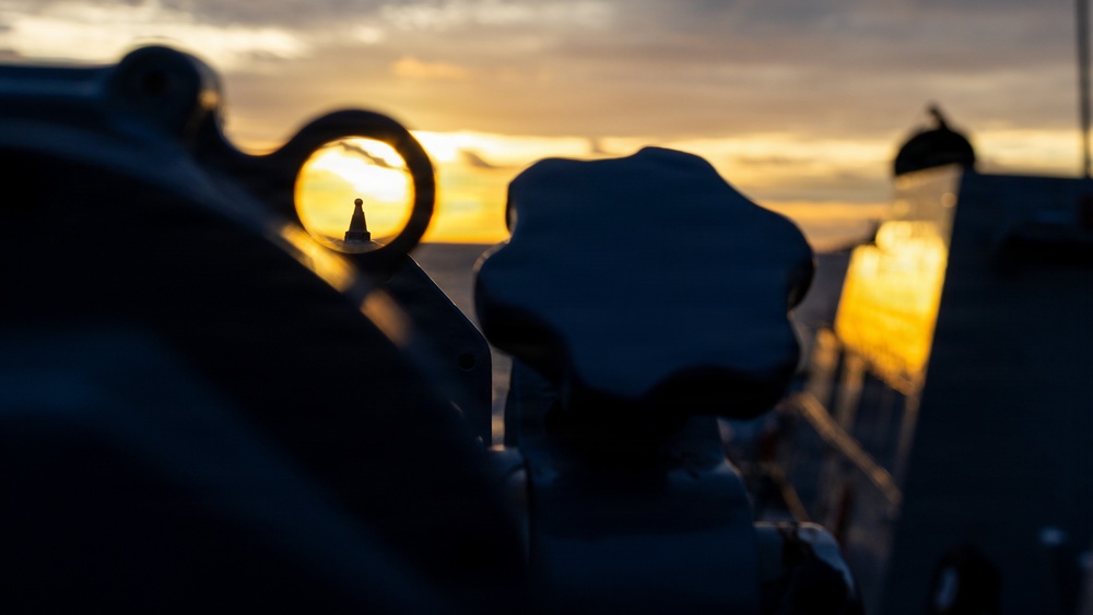 USS Mustin conducts bridge operations