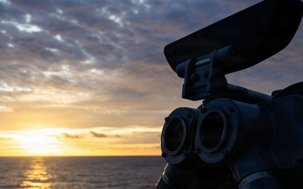 USS Mustin conducts bridge operations