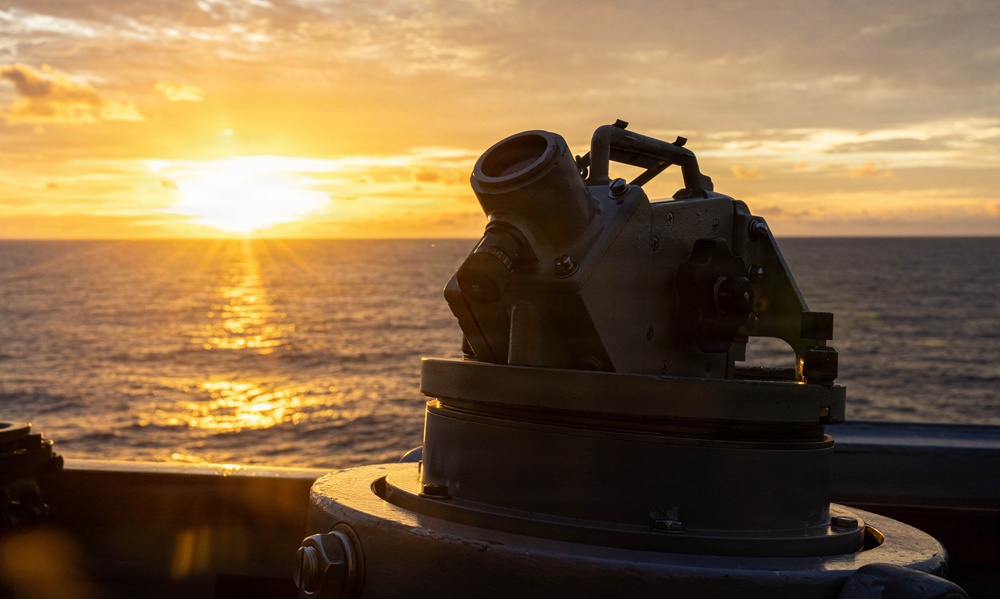 USS Mustin conducts bridge operations