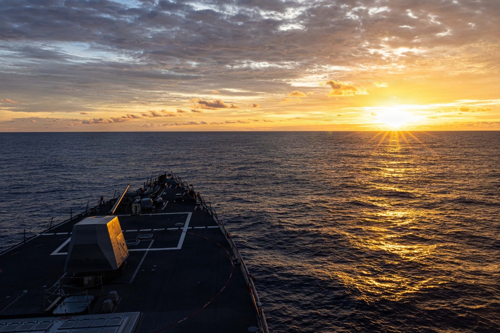 USS Mustin conducts bridge operations
