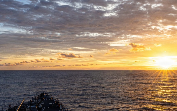 USS Mustin conducts bridge operations