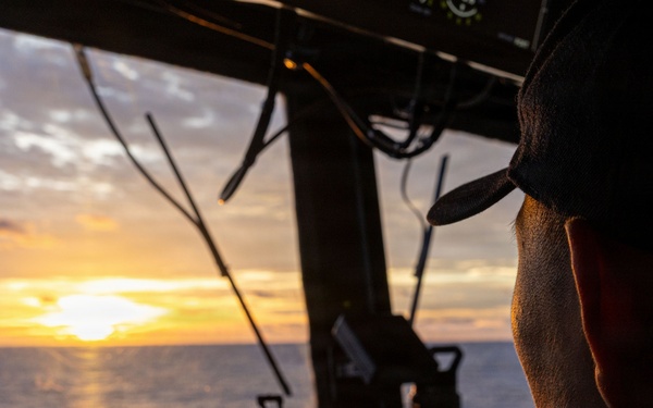 USS Mustin conducts bridge operations