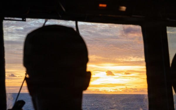 USS Mustin conducts bridge operations