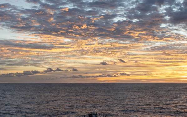 USS Mustin conducts bridge operations