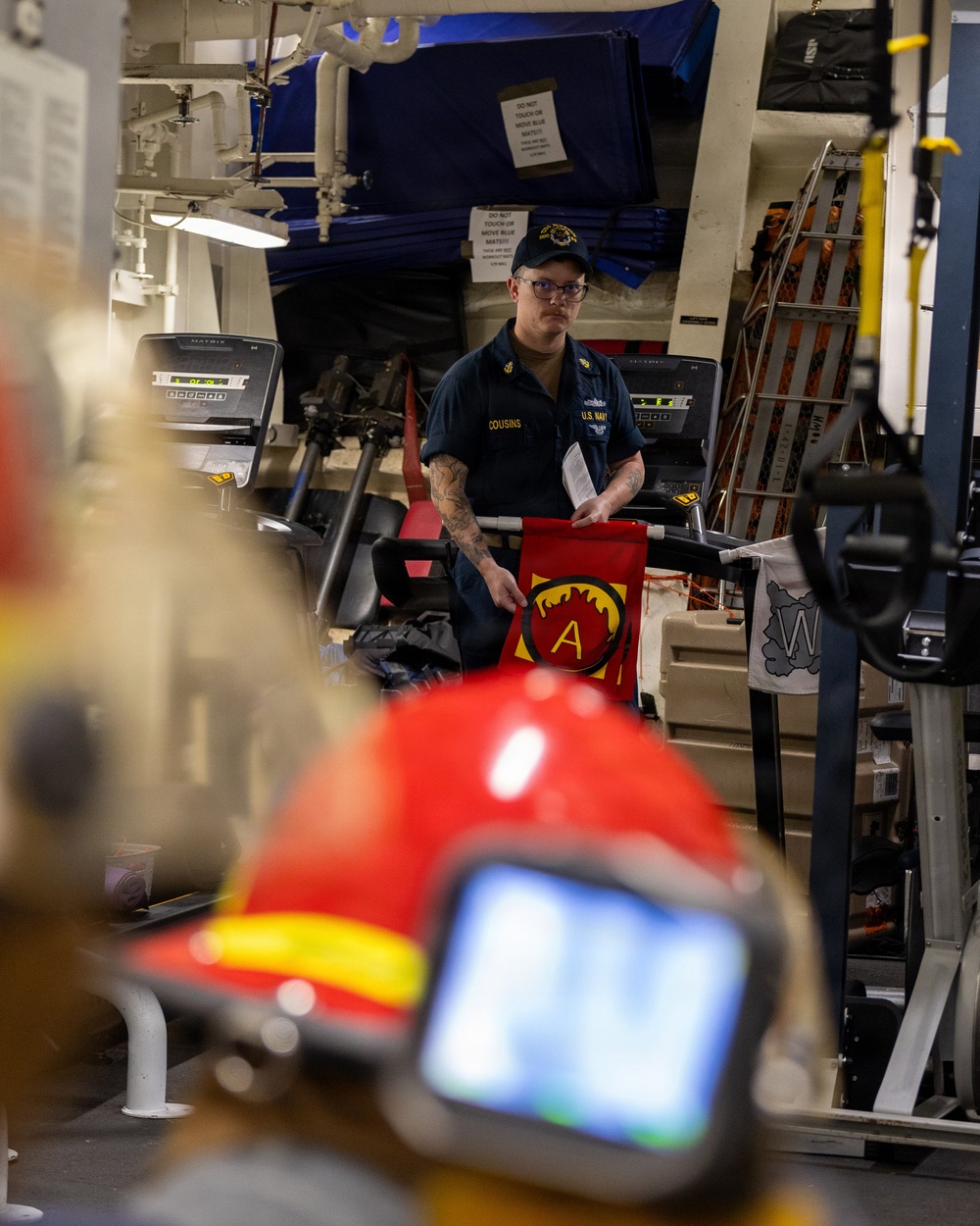 USS Mustin conducts an integrated training team drill