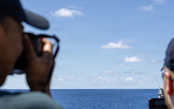 USS Mustin conducts an intergrated training team drill