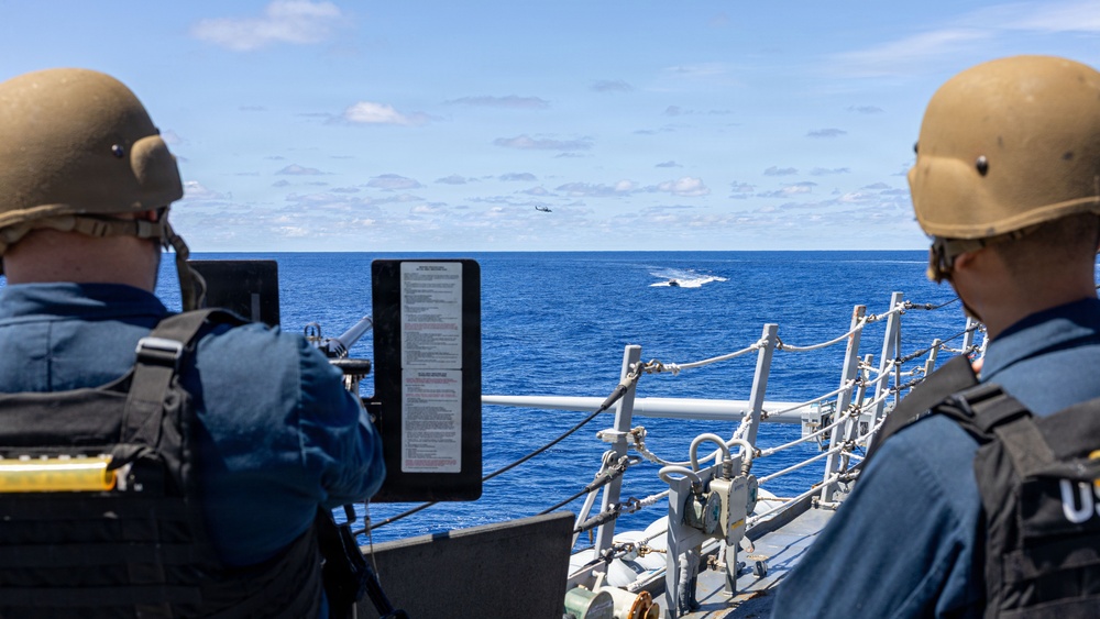 USS Mustin conducts an integrated training team drill