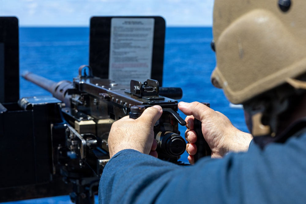 USS Mustin conducts an integrated training team drill
