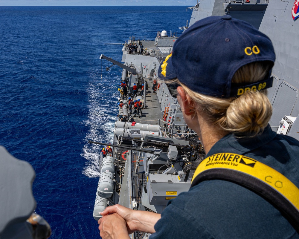 USS Mustin conducts an integrated training team drill