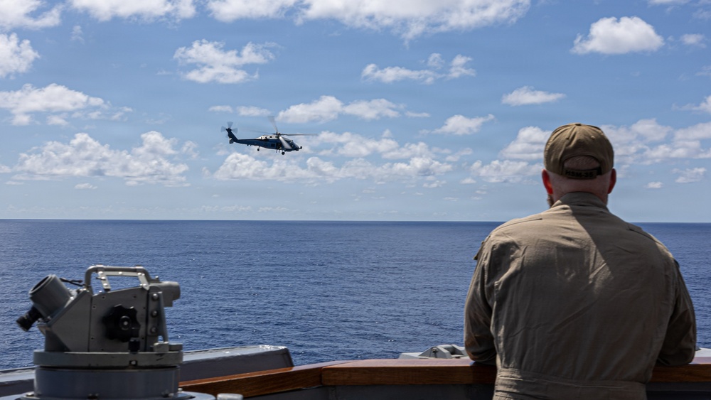 USS Mustin conducts an integrated training team drill