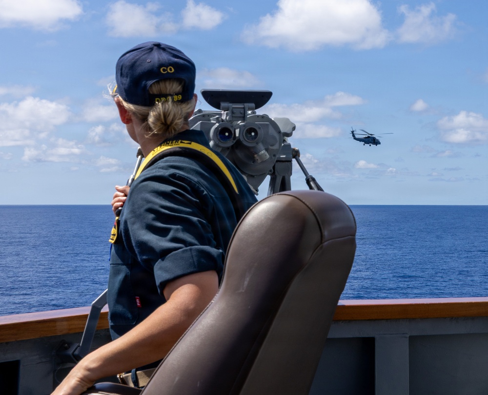 USS Mustin conducts an integrated training team drill