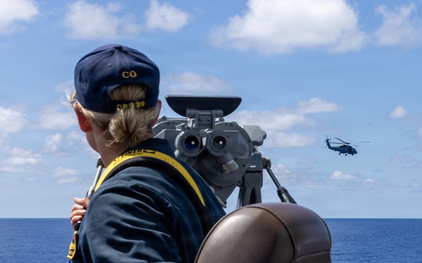 USS Mustin conducts an intergrated training team drill