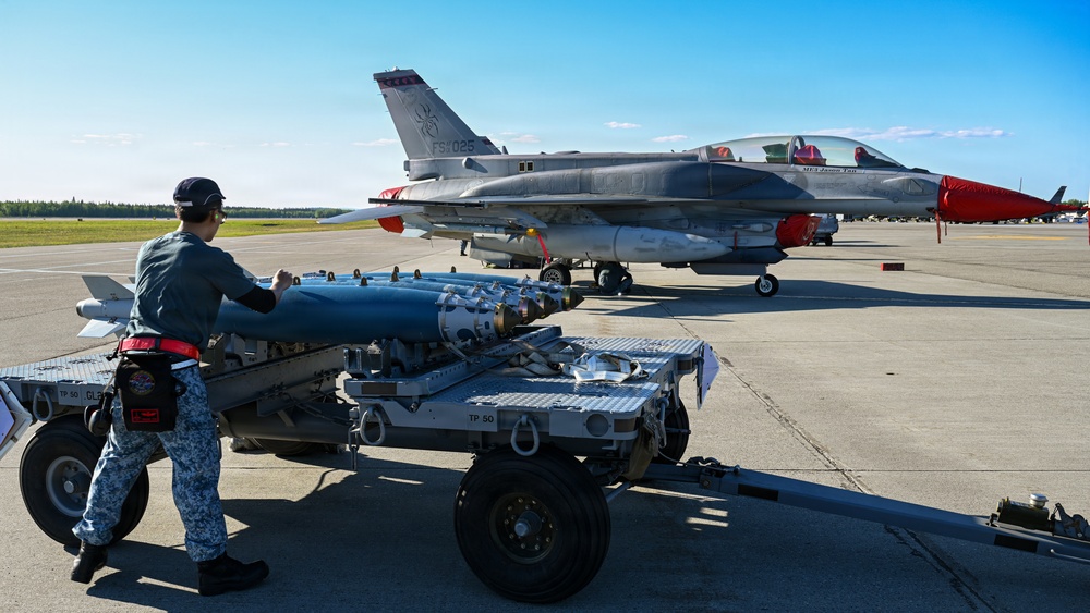 RSAF maintainers ensure 425th FS ‘Lock &amp; Loaded’ for RED FLAG-Alaska 26-2