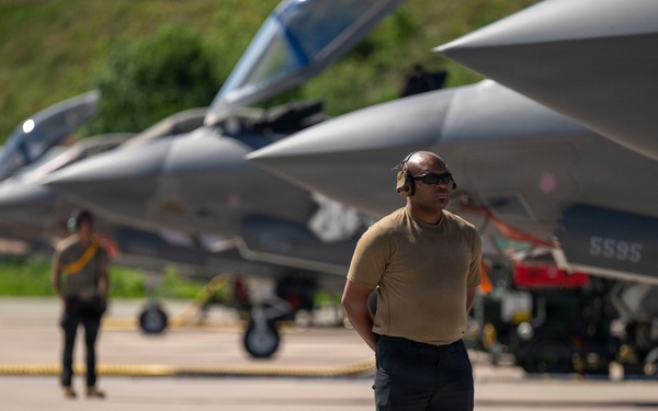 Leading from the Flightline: 48th OG Command Team Launches Sorties in Finland
