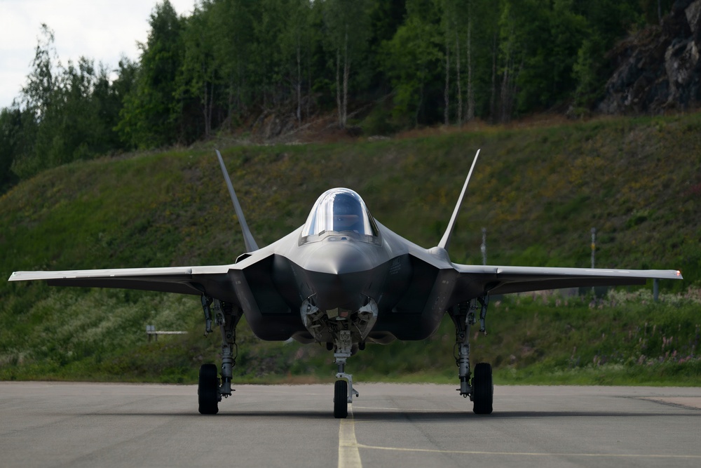 Leading from the Flightline: 48th OG Command Team Launches Sorties in Finland