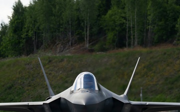 Leading from the Flightline: 48th OG Command Team Launches Sorties in Finland