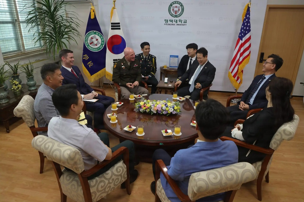 Eighth Army Commanding General Speaks at Pyeongtaek University on the Future of the U.S.-ROK Alliance