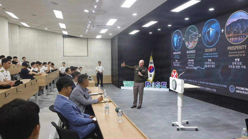 Eighth Army Commanding General Speaks at Pyeongtaek University on the Future of the U.S.-ROK Alliance