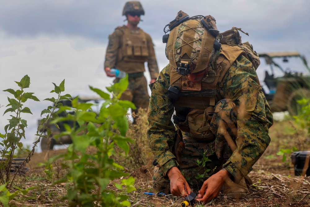 3rd Littoral Combat Team trains with attack drones and snipers in the Philippines