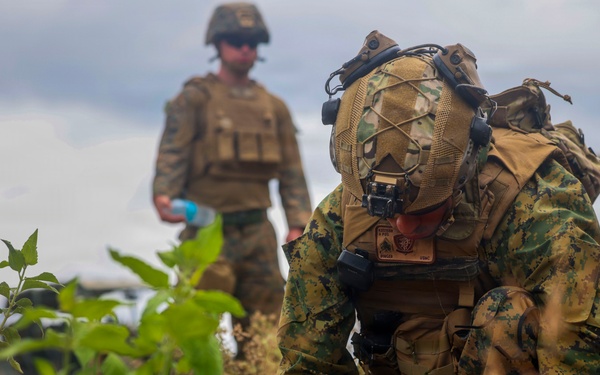 3rd Littoral Combat Team trains with attack drones and snipers in the Philippines