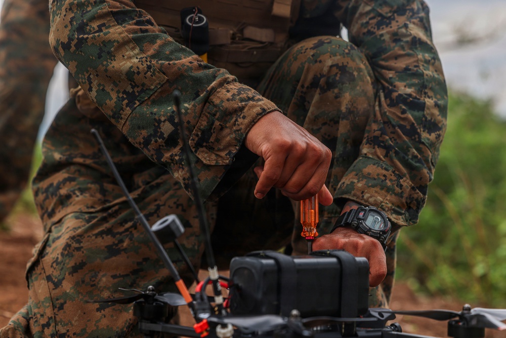 3rd Littoral Combat Team trains with attack drones and snipers in the Philippines