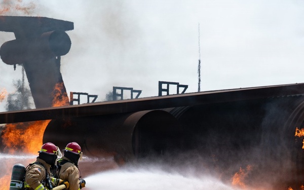 Incirlik Firefighter train with command team