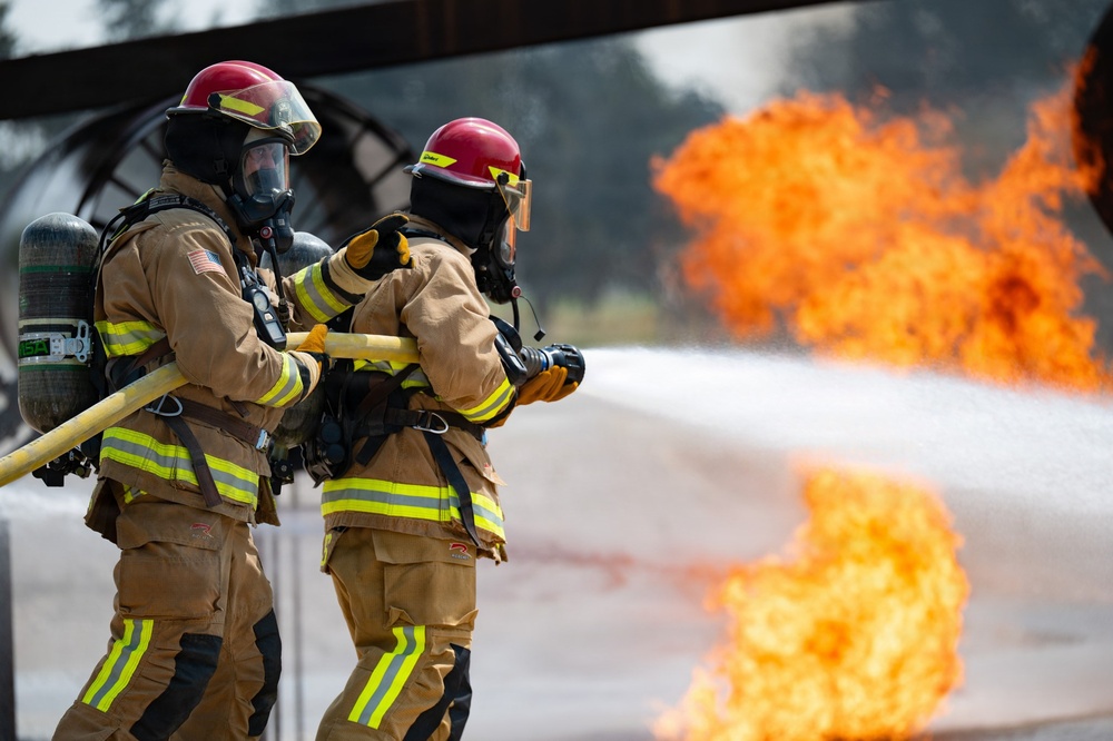 Incirlik Firefighters train with command team