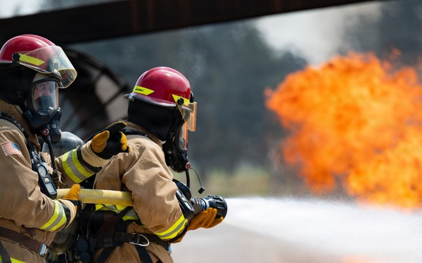 Incirlik Firefighters train with command team
