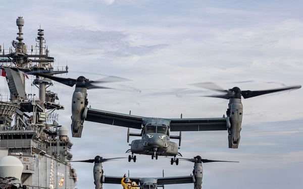 11th MEU Marines, Sailors Conduct Flight Operations Aboard USS Boxer