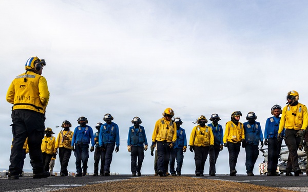 11th MEU Marines, Sailors Conduct Flight Operations Aboard USS Boxer