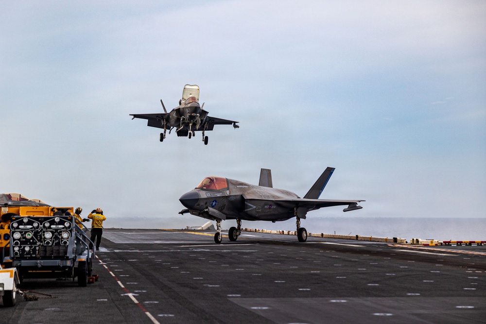 11th MEU Marines, Sailors Conduct Flight Operations Aboard USS Boxer