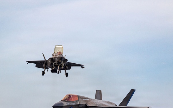 11th MEU Marines, Sailors Conduct Flight Operations Aboard USS Boxer