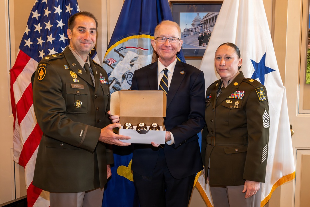 Capitol Hill Cupcake Delivery honoring the U.S. Army’s 251st Birthday