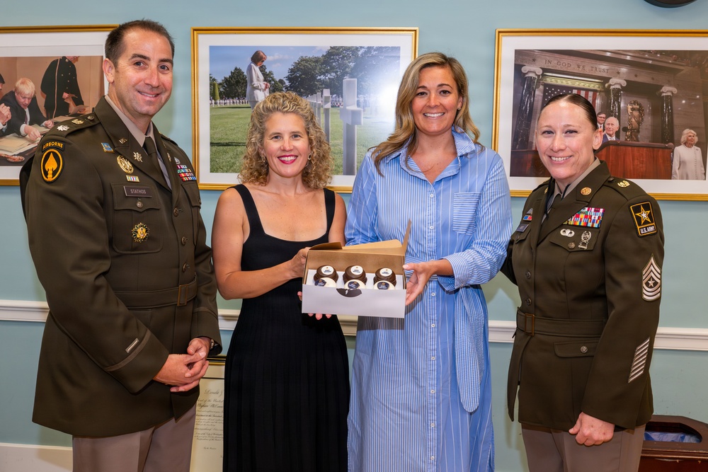Capitol Hill Cupcake Delivery honoring the U.S. Army’s 251st Birthday