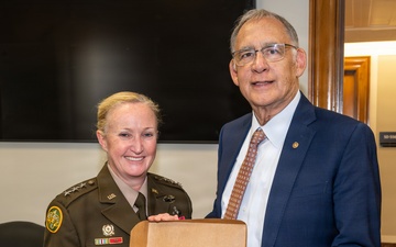 Capitol Hill Cupcake Delivery honoring the U.S. Army’s 251st Birthday