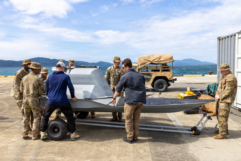 Salaknib 2026: U.S. Soldiers Launch Unmanned Surface Vessels in the Philippines