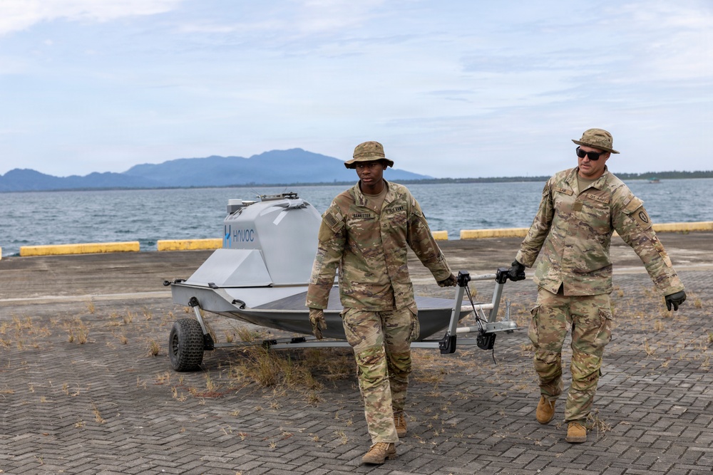 Salaknib 2026: U.S. Soldiers Launch Unmanned Surface Vessels in the Philippines